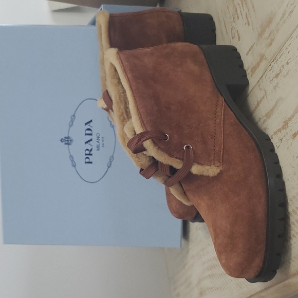 Prada Shoes - Brand New Prada Suede Fur Trim Lace-Up Boots -  Calzature Donna